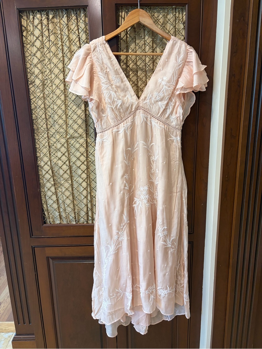 Women’s Embroidered V-Neck Ruffle Sleeve Dress - Light Blush